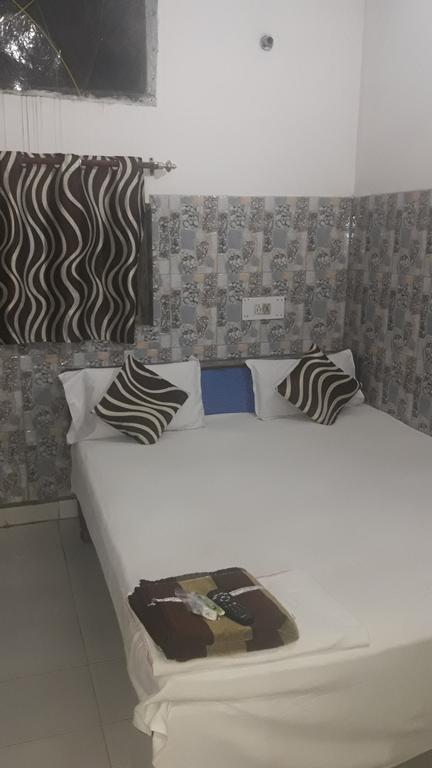 法里达巴德 拉吉哈尼旅馆酒店 外观 照片