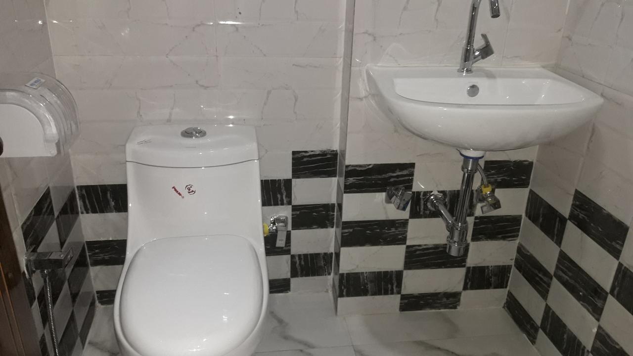 法里达巴德 拉吉哈尼旅馆酒店 外观 照片